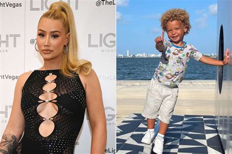 Iggy Azalea and Son Onyx Pose Together in Rare Photos: My。